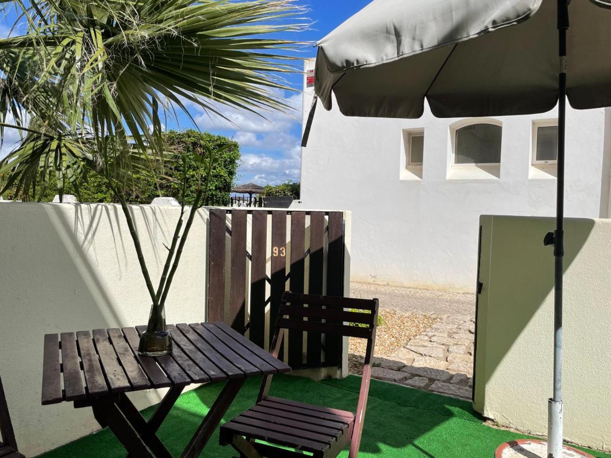 Cozy And Stylish Studio Apt Just 800M From The Beach - New On Booking! Albufeira Luaran gambar